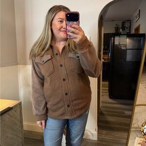 Thread & Supply Tan Fleece Button Up Size Lwrge